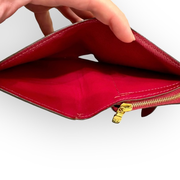 LOUIS VUITTON Authentic Monogram Portefeuille
Juliet Bi-fold Wallet, Fuchsia - Picture 14 of 15